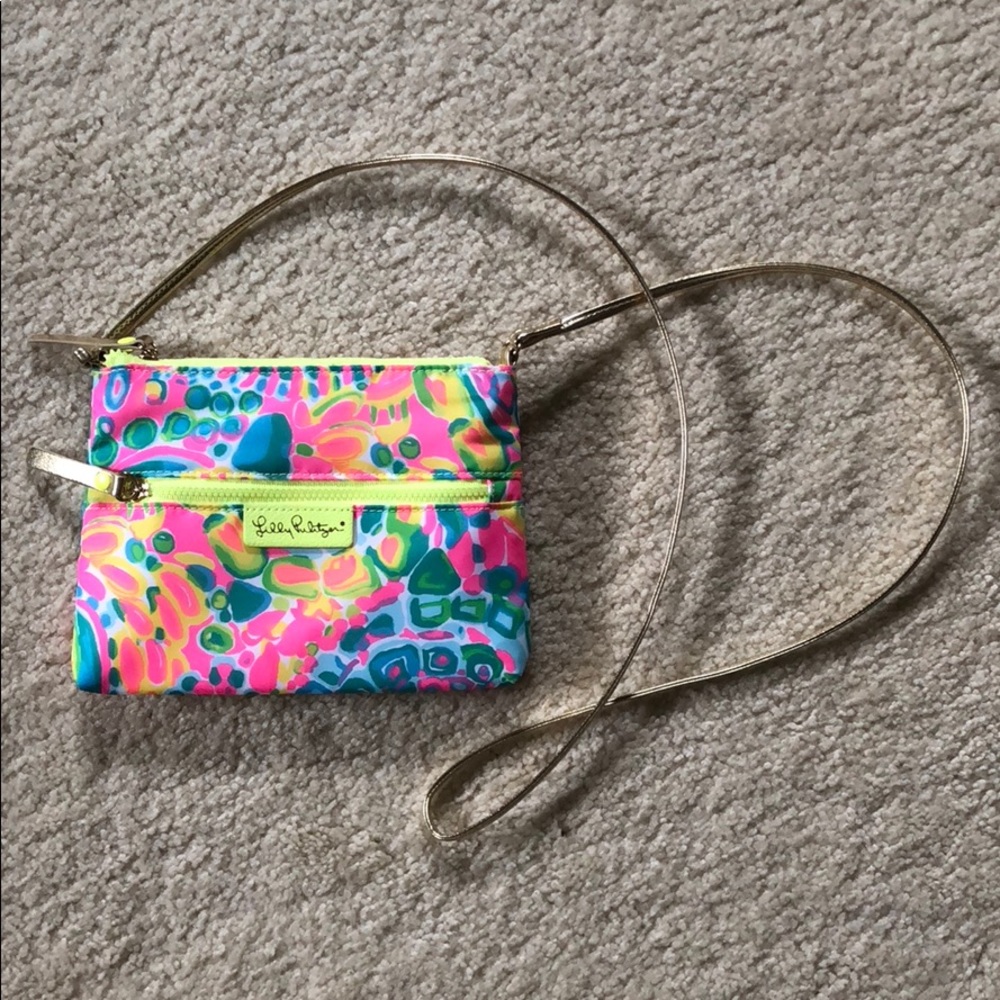 Lilly Pulitzer cross body purse